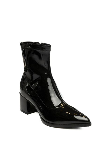  UMA PARKER NEW YORK | 638VERN-NERO